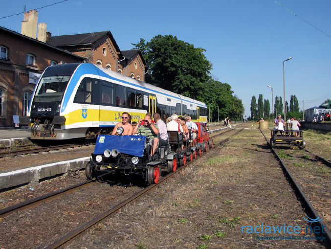 Zdjęcie pikniku kolejowego