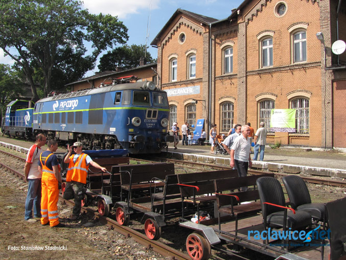 Zdjęcie pikniku kolejowego