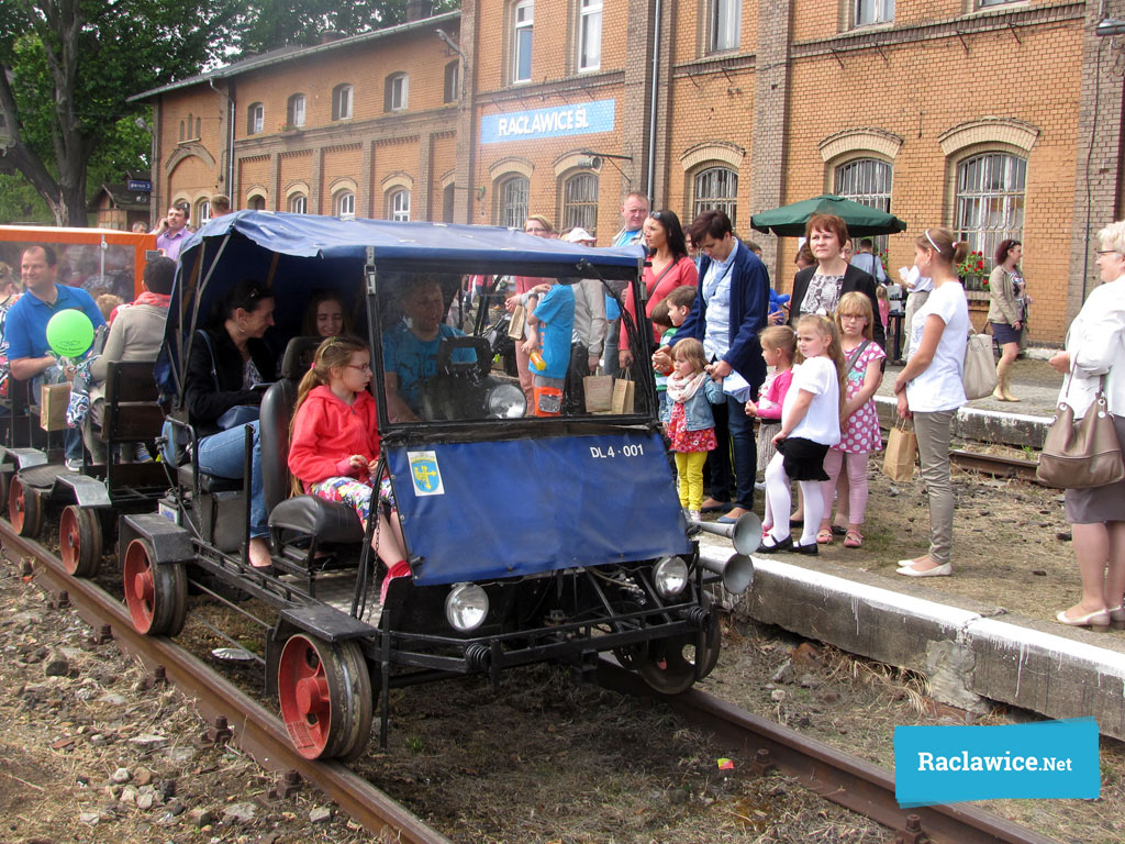 Zdjęcie pikniku kolejowego