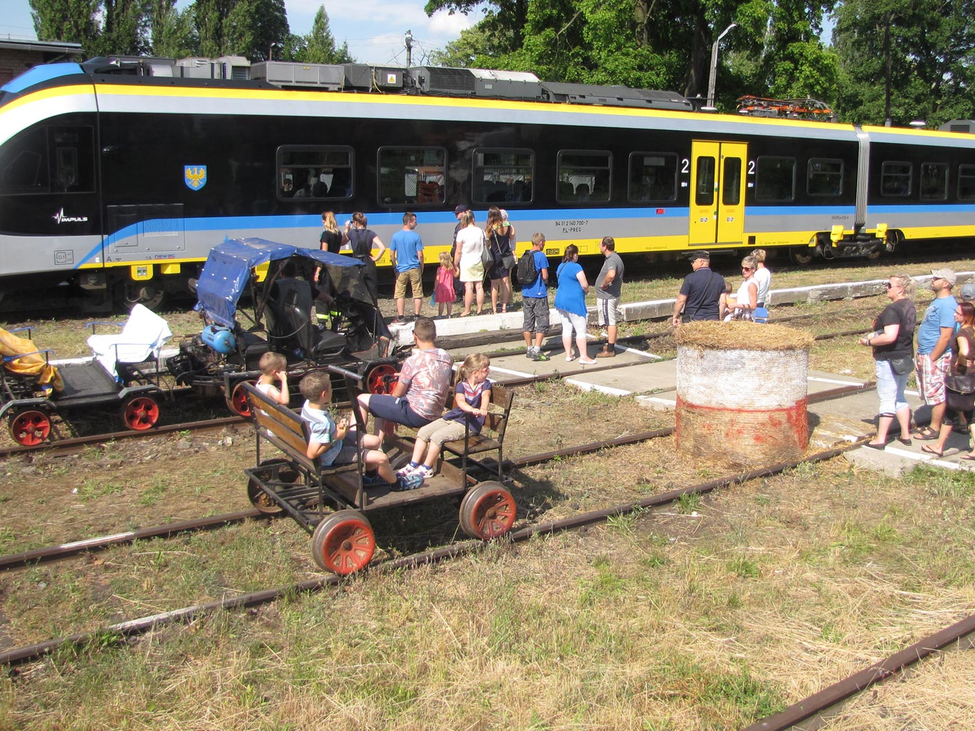 Zdjęcie pikniku kolejowego